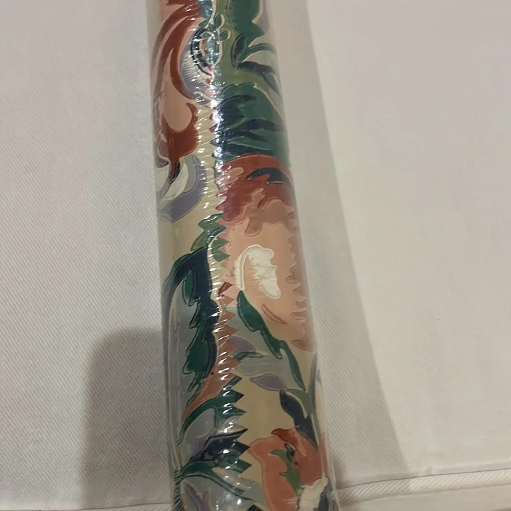 Schumacher wallpaper. Pattern 507572 run 10. Vintage. Floral and fruit